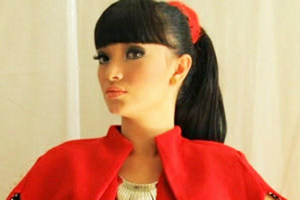 Zaskia Gotik Pentingkan Keluarga Dulu Sebelum Menikah www.dangduter.com